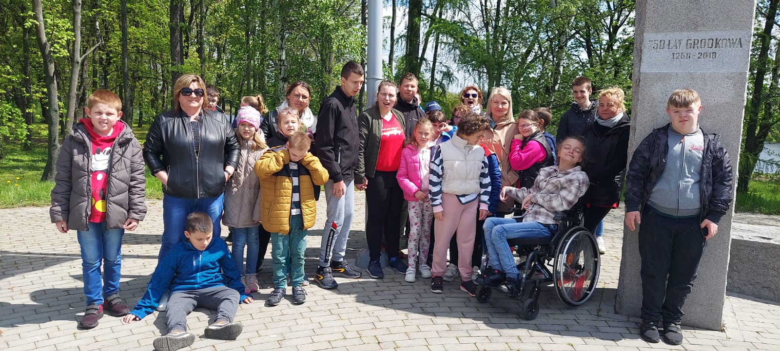 Zabawa w podchody w SOSW Grodk&oacute;w